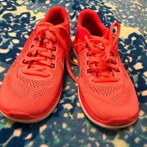 Nike Size 7 women’s